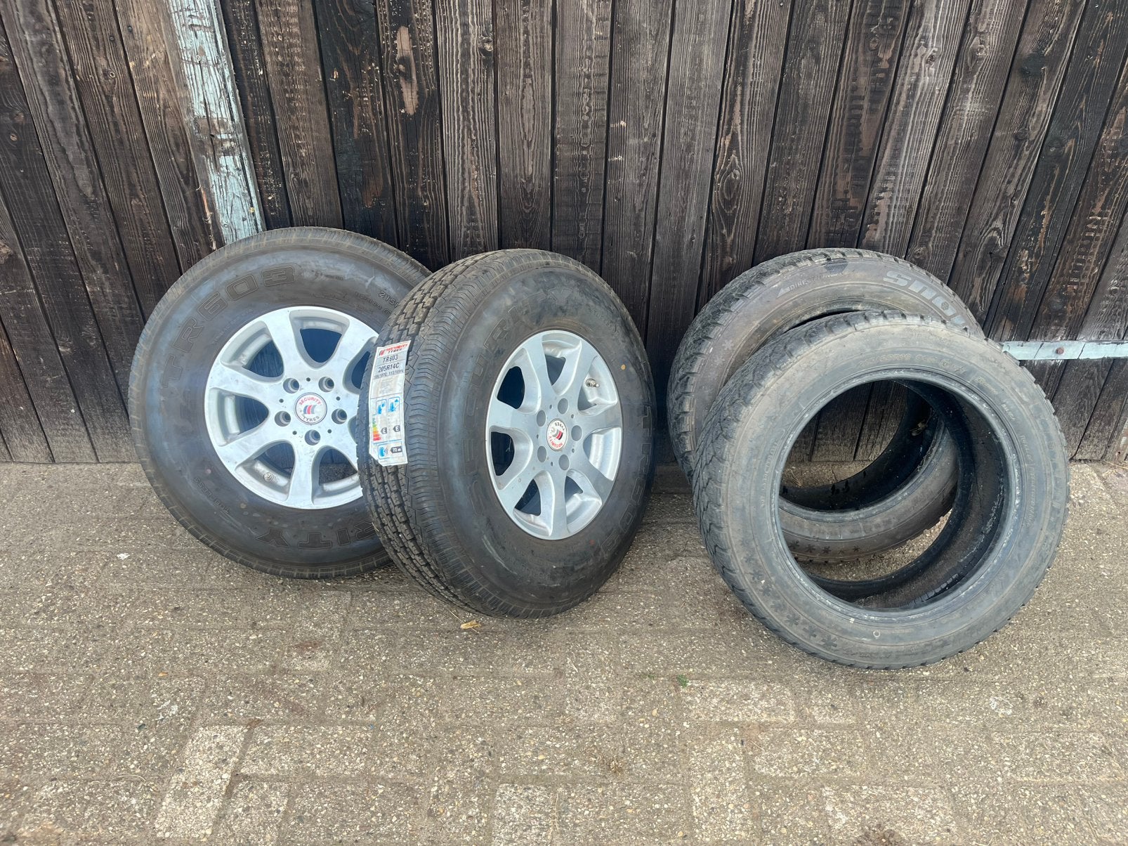 Aanhanger banden met velgen, Ophalen