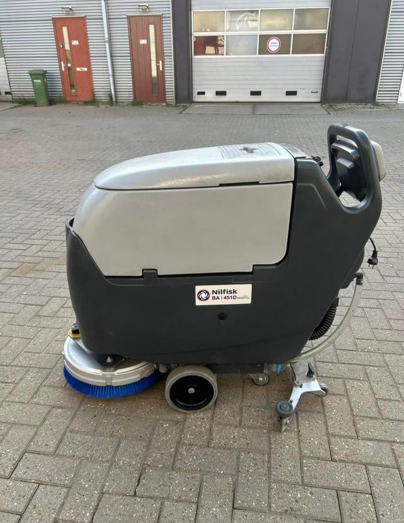 Nilkfisk ba 451, Doe-het-zelf en Verbouw, Reinigingsmachines, Ophalen, Zo goed als nieuw
