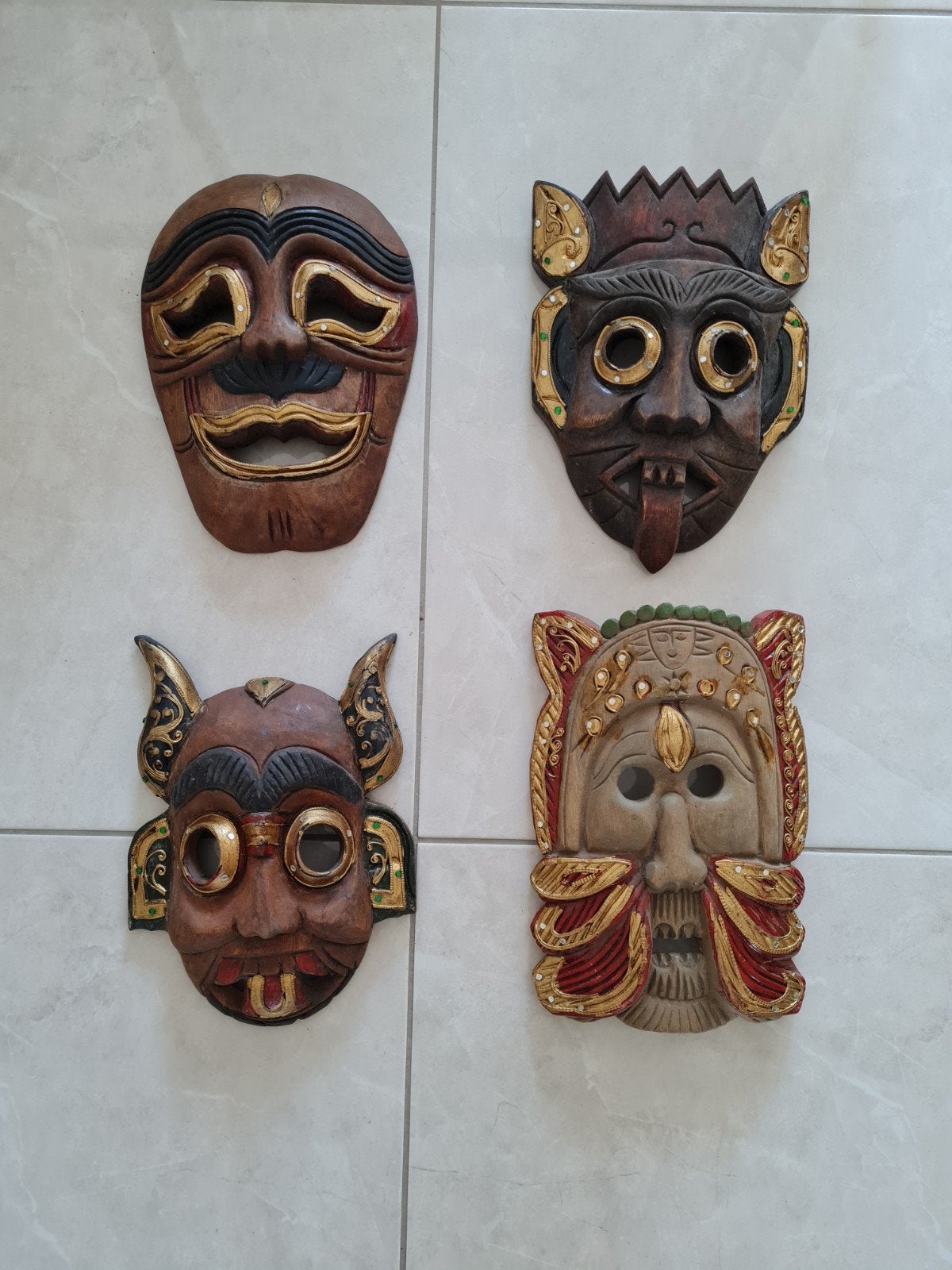 Set van 4 handgesneden houten maskers, Antiek en Kunst, Ophalen of Verzenden, 20 - 50 cm