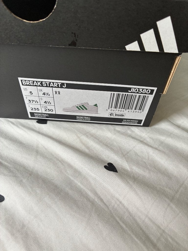 Adidas heren schoen 37 1/3 nieuw!, Wit, Nieuw, Ophalen of Verzenden, Sneakers of Gympen