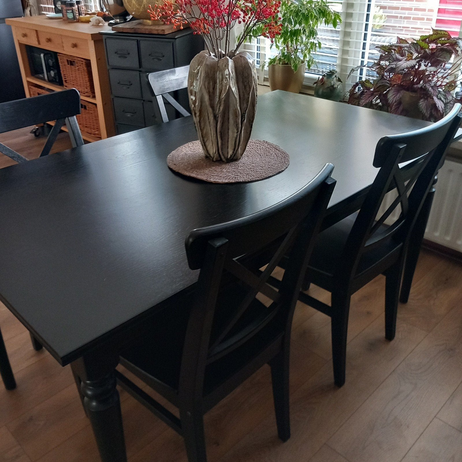 eetkamer tafel uitschuifbaar incl 4 stoelen zwart, Huis en Inrichting, Ophalen, Zo goed als nieuw, 4 tot 6 stoelen