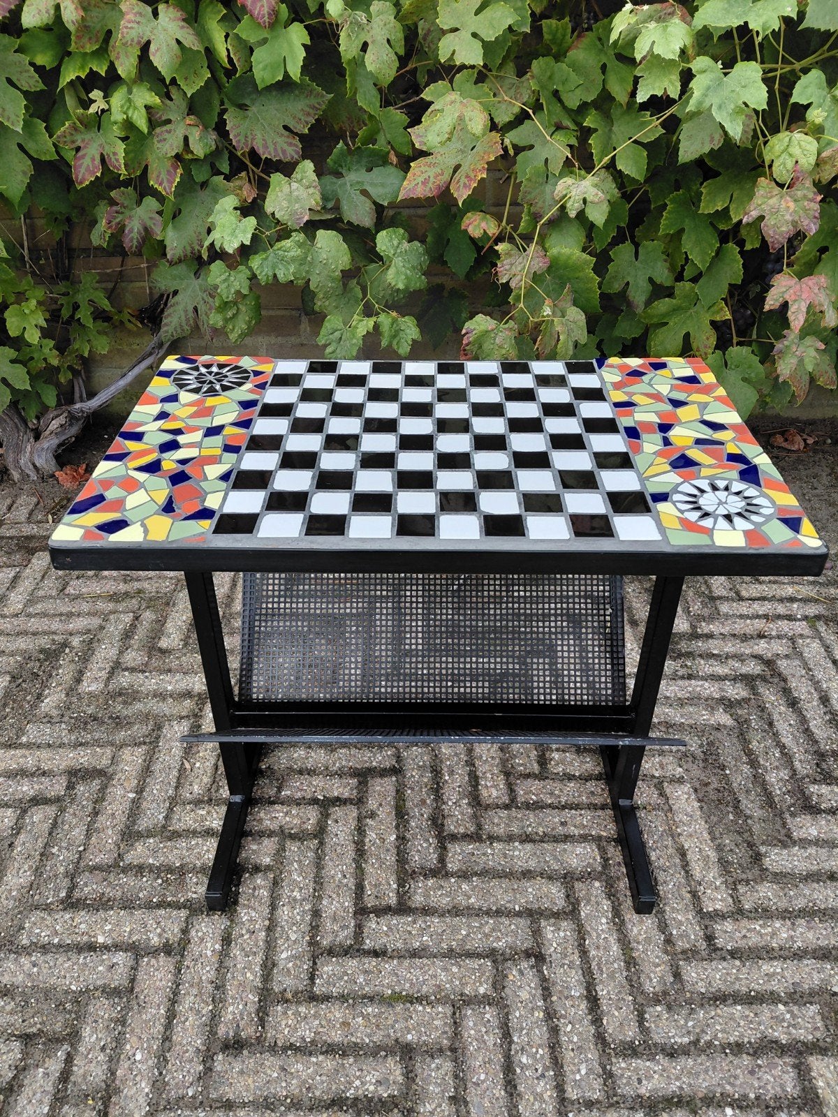 Vintage tafeltje - T-poot - lectuurbak - mozaïek, Gebruikt, Metaal of Aluminium, Vintage, 55 tot 75 cm