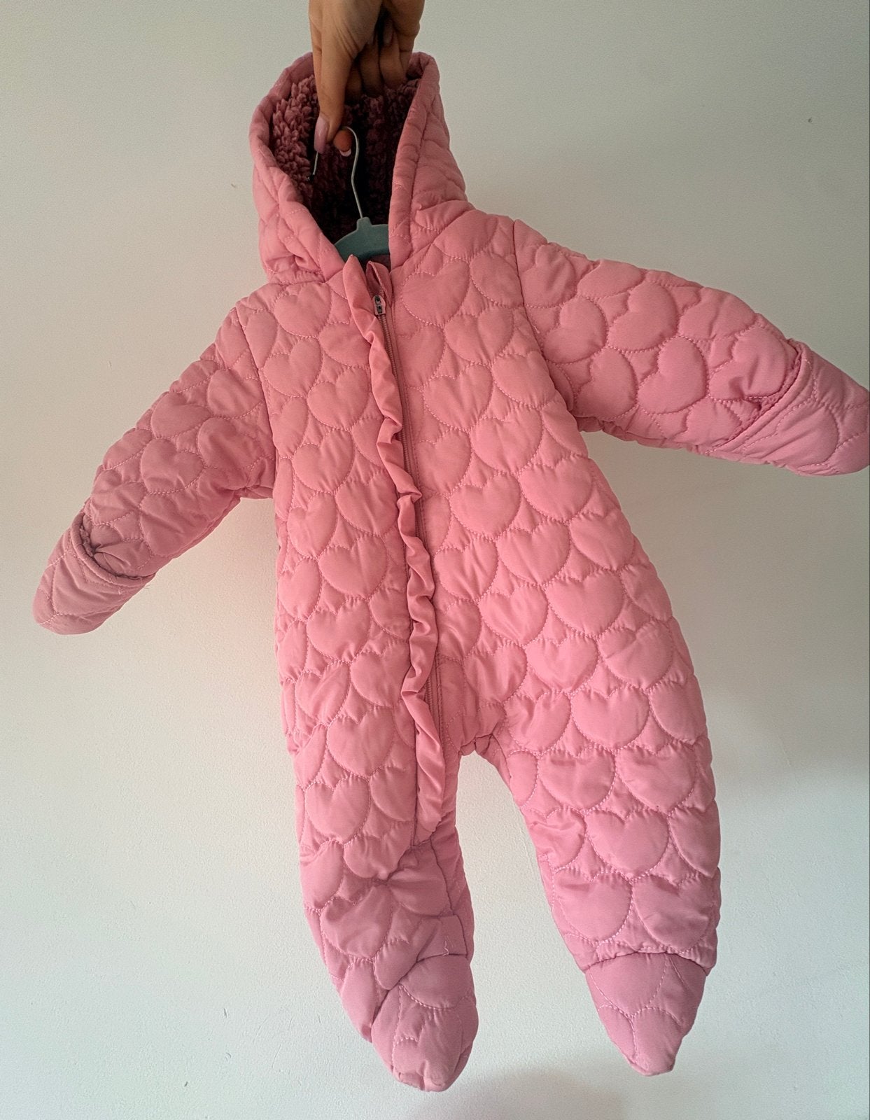 Roze gewatteerd baby skipak met capuchon, Ophalen of Verzenden, Zo goed als nieuw, Meisje