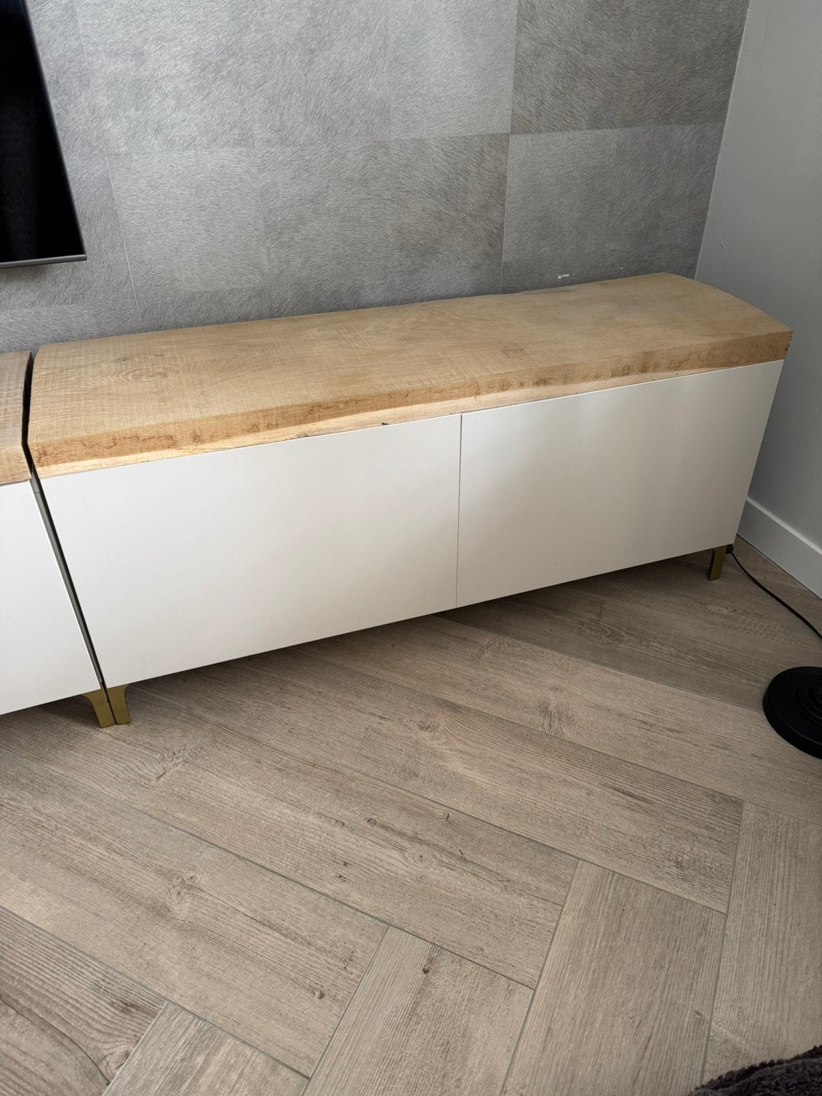 *gratis* Ikea Besta met losse eiken plank. Beige deurtjes, Ophalen, Zo goed als nieuw, 50 tot 100 cm, Minder dan 50 cm