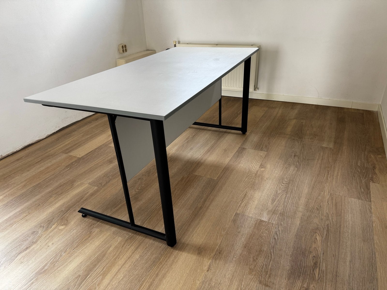 Werktafel L 150 x B 75 x H 68 cm, Ophalen, Gebruikt, Grijs