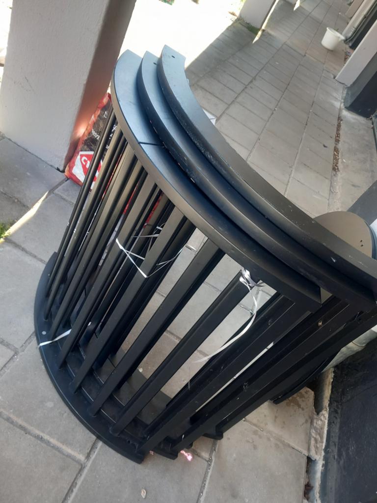 Ronde zwarte box, Ophalen, Gebruikt, Rond