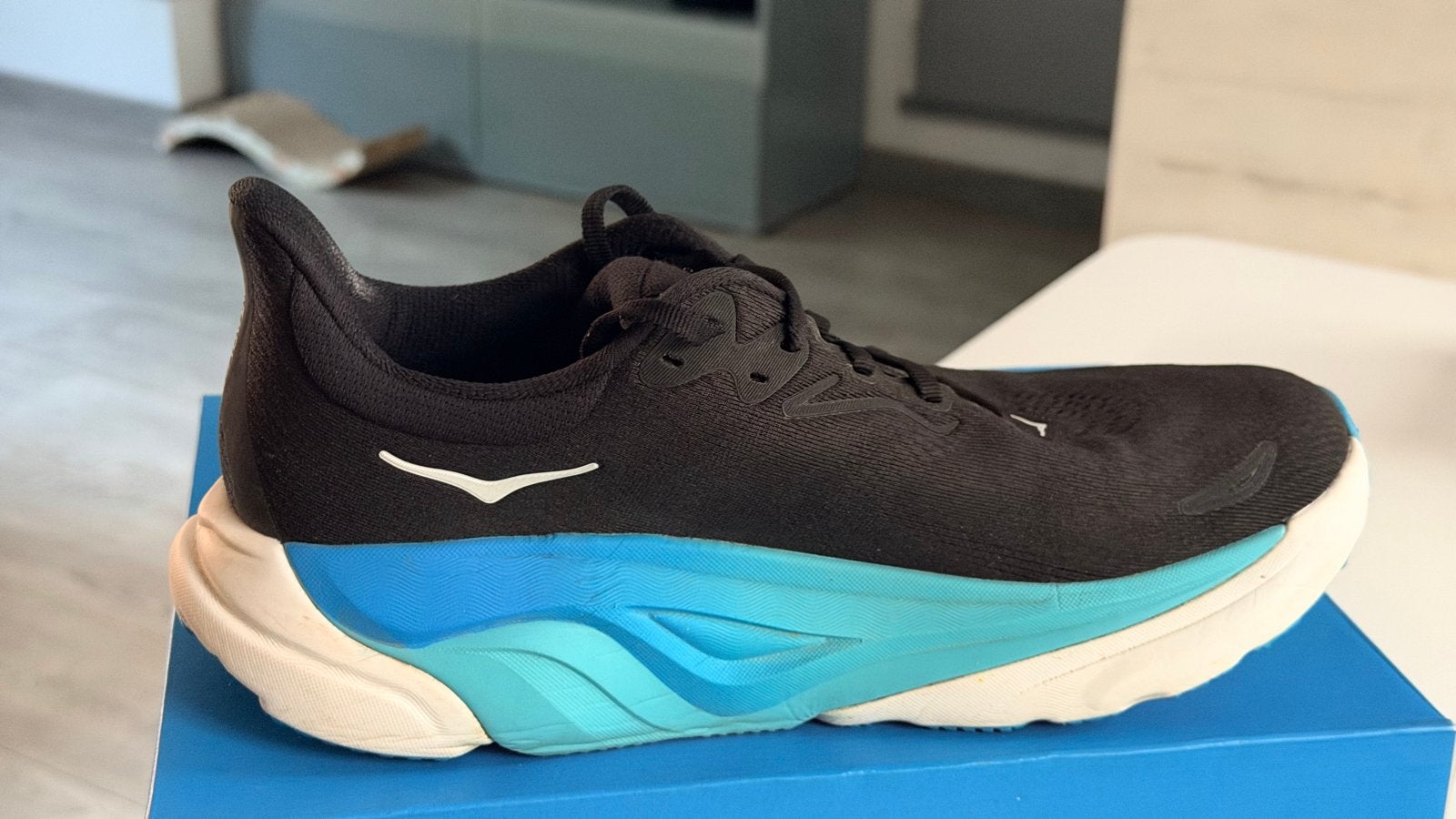 Hoka Arachi 8 Hardloopschoenen - Maat 42, Sport en Fitness, Loopsport en Atletiek, Zo goed als nieuw, Hardloopschoenen, Hardlopen