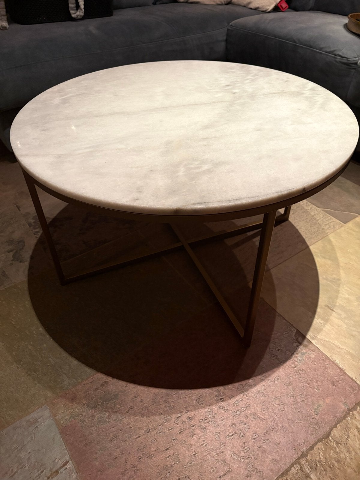 Ronde marmeren salontafel met aluminium onderstel, Ophalen, Gebruikt, Rond, 50 tot 100 cm