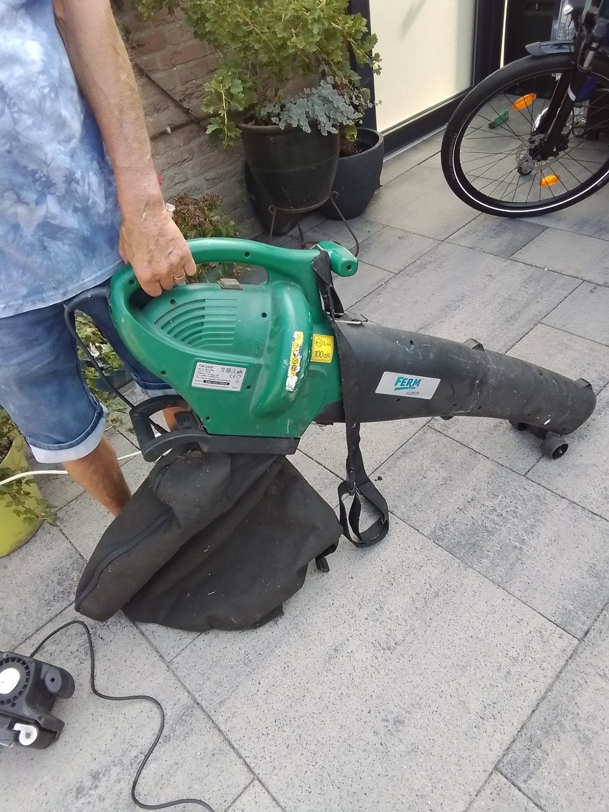 Ferm Florin Elektrische Bladblazer en Zuiger met Opvangzak, Tuin en Terras, Bladblazers, Ophalen of Verzenden, Elektrisch, Met opvangzak
