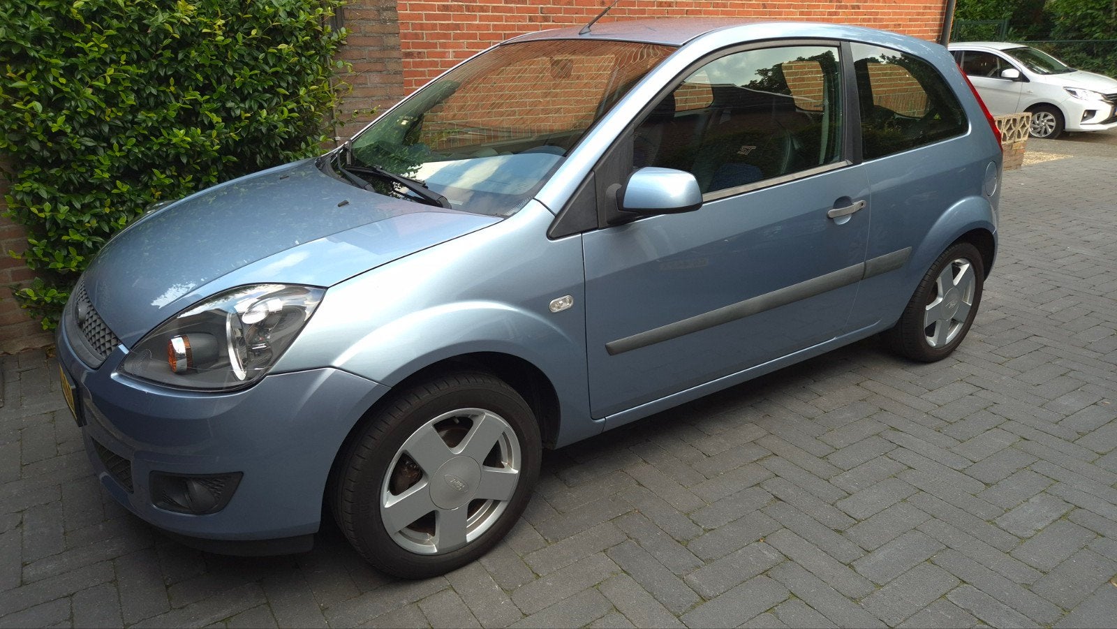 Ford Fiësta 1.4 16V 3DR 2006 Blauw, Voorwielaandrijving, 40 €/maand, 4 cilinders, Origineel Nederlands