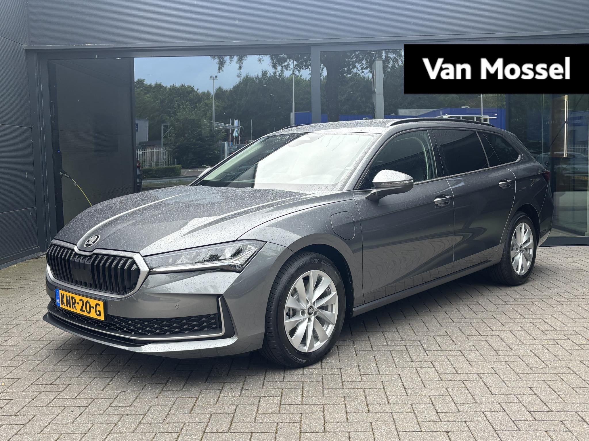 Skoda Superb Combi 1.5 TSI PHEV Business Edition 204 PK | Au, Auto's, Stof, Euro 6, 26 kWh, Te koop