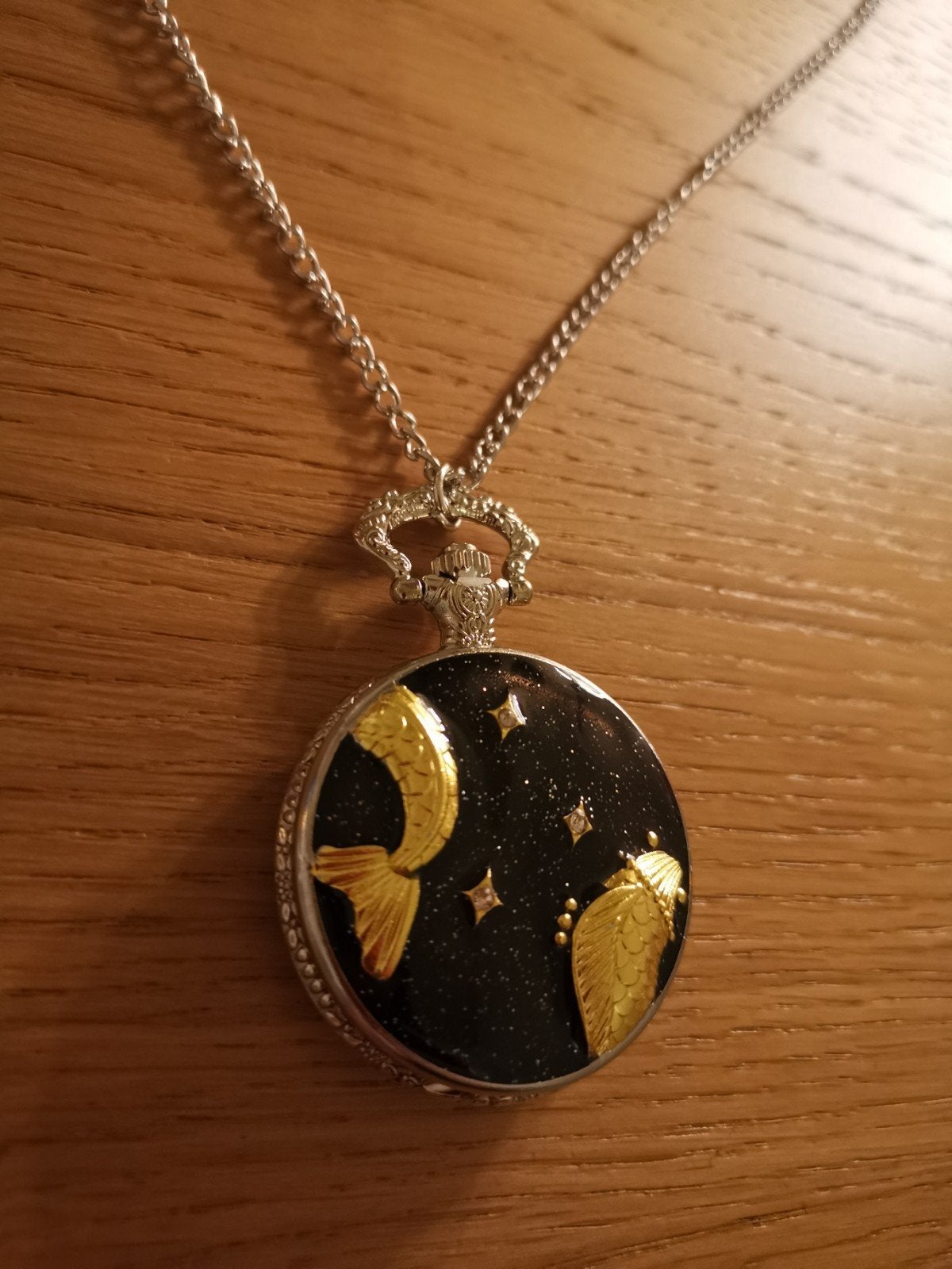 Goudvis horloge ketting, Verzenden, Zo goed als nieuw, Zwart, Overige materialen