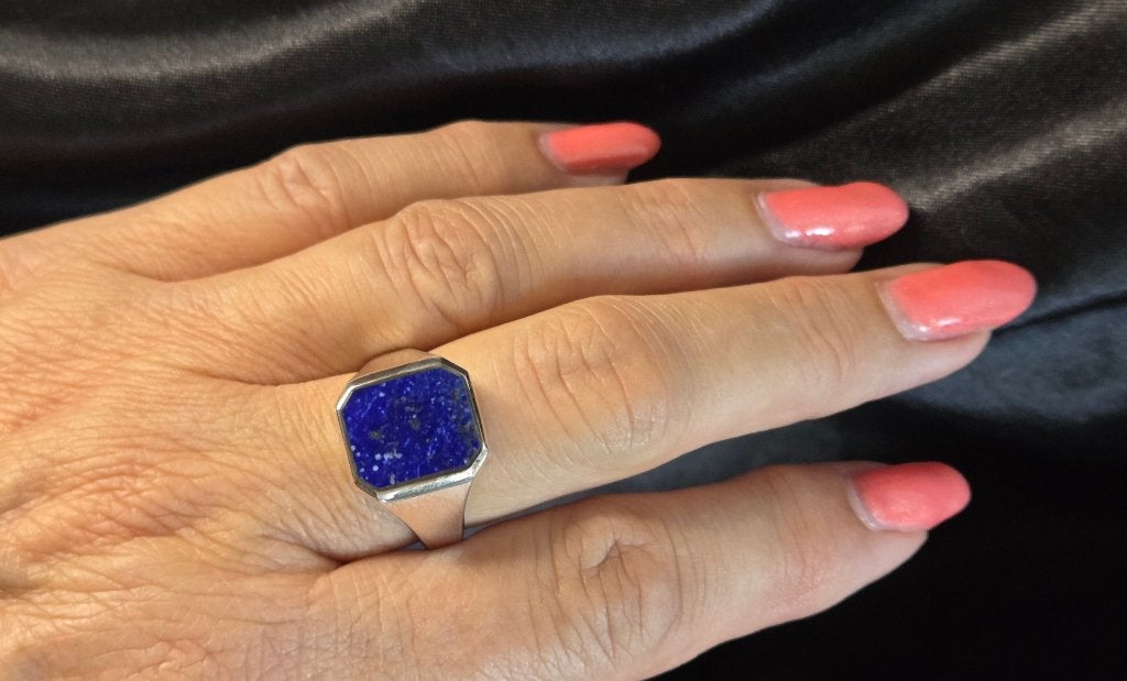 Zilveren herenring met edelsteen lapis lazuli. 2026/641, 20 of groter, Blauw, ., Nieuw