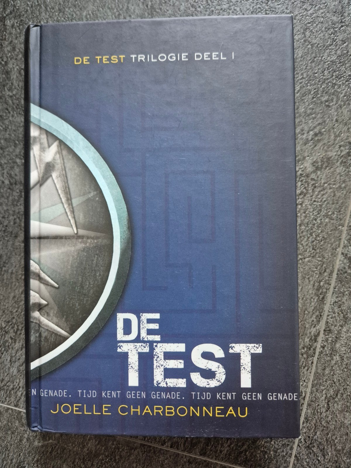De Test Trilogie Deel 1 - Joelle Charbonneau, Boeken, Ophalen of Verzenden, Zo goed als nieuw, Joelle Charbonneau, Nederland