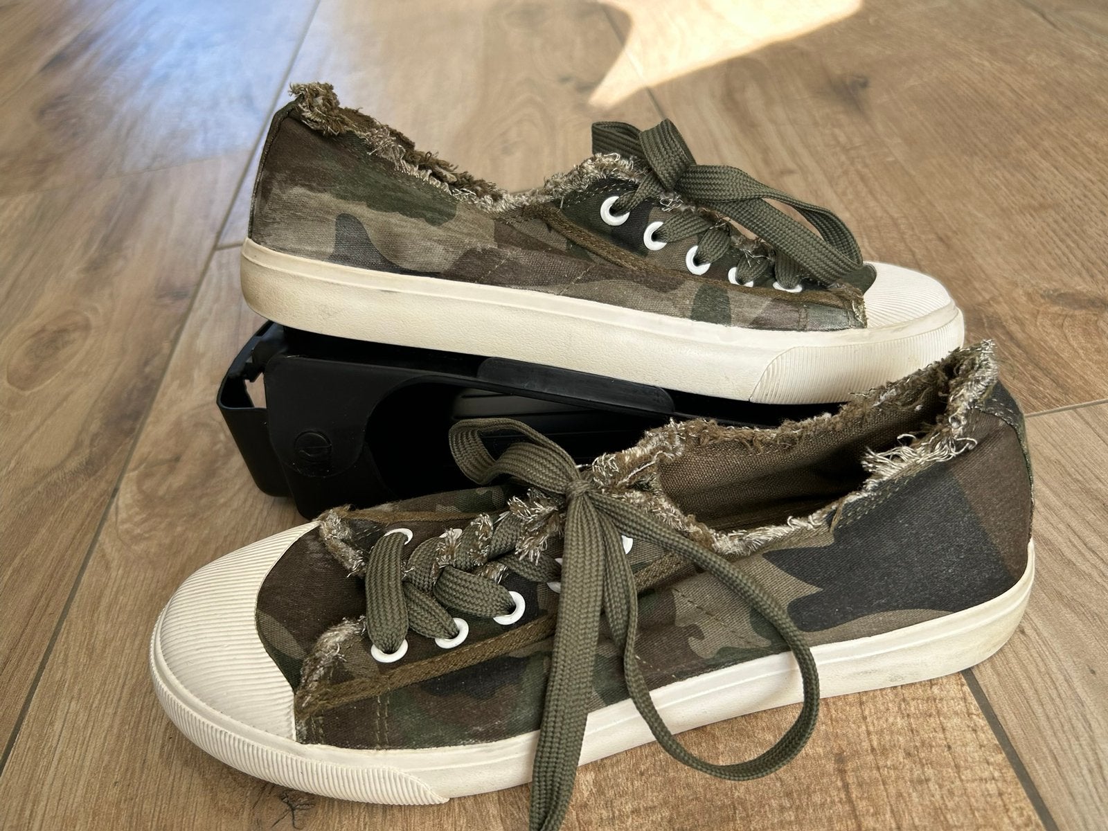 Gympen in camouflage kleuren: Leger look: merk SDS: maat 40, Ophalen of Verzenden, Sneakers of Gympen, Gedragen, Groen