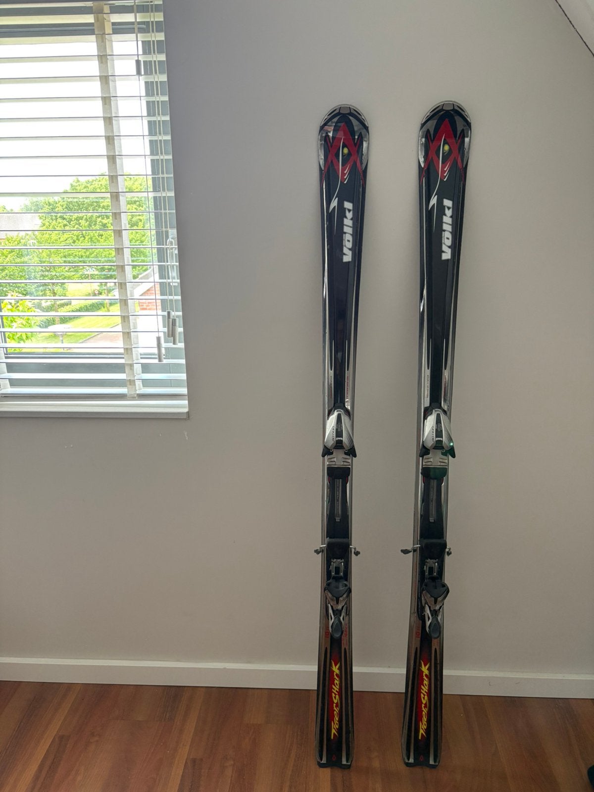 Völkl Tiger Shark ski's 168cm, radius 14,3, 160 tot 180 cm, Gebruikt, Carve, Skiën