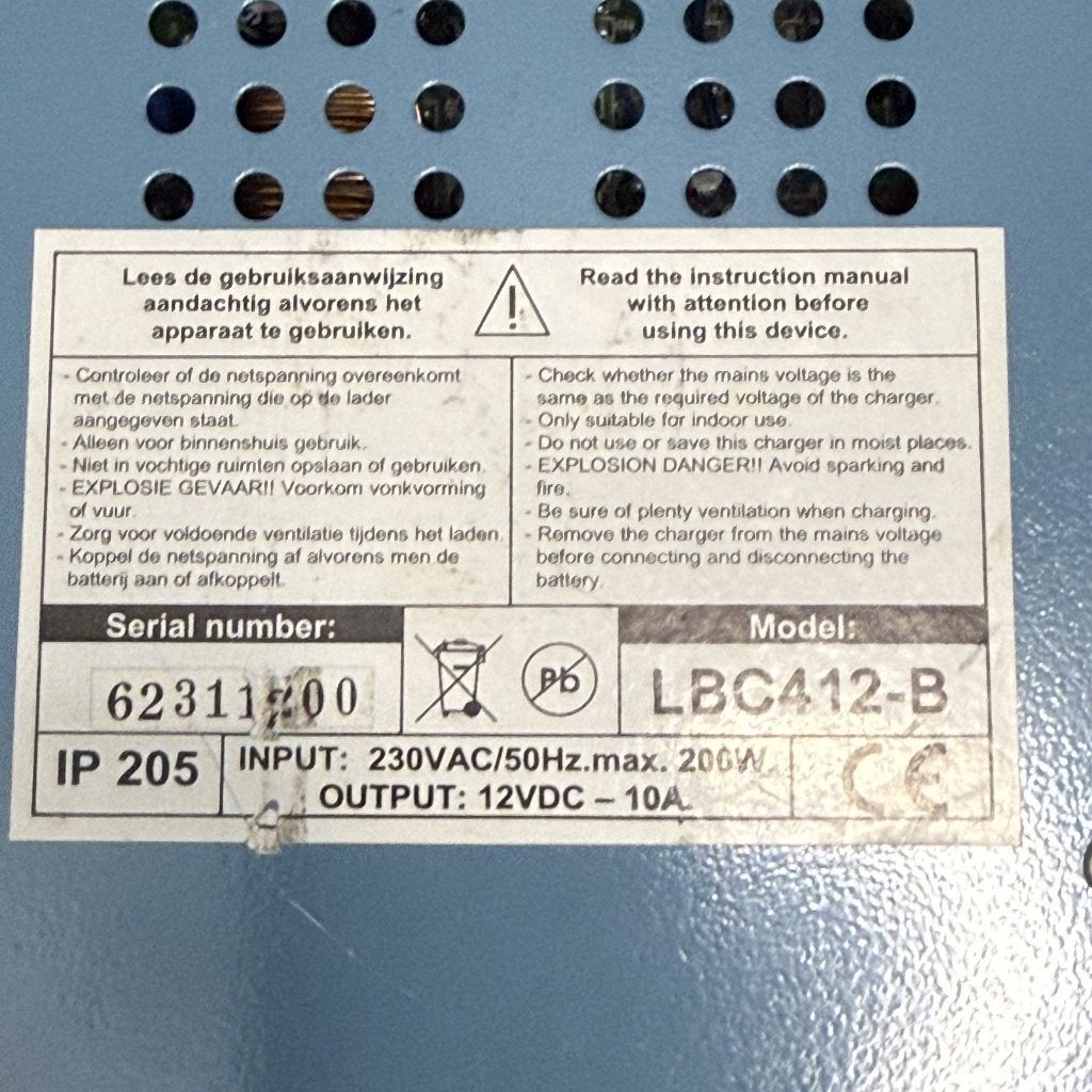 LBC412-B batterijlader 12V 10A, Gebruikt, Ophalen of Verzenden, Guaestus Trading, Sales@guaestus.com