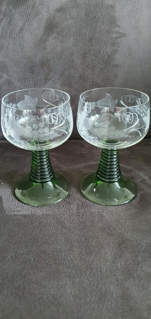 2 prachtige Vintage Roemer wijnglazen druiven en bladmotief, Antiek en Kunst, Antiek | Glas en Kristal, Ophalen of Verzenden