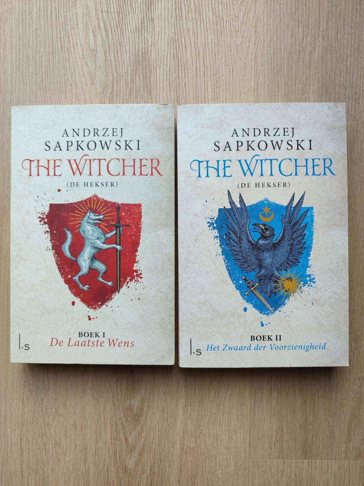 The Witcher Saga Boek 1 & 2 - Andrzej Sapkowski, Boeken, Ophalen of Verzenden, Zo goed als nieuw