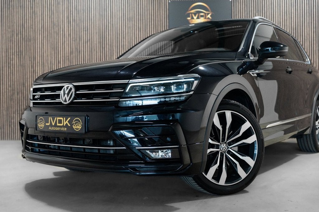Volkswagen Tiguan 2.0 TSI 4Motion DSG R-Line Pano Navi Camer, Auto's, 4 cilinders, 1984 cc, 2500 kg, Zwart