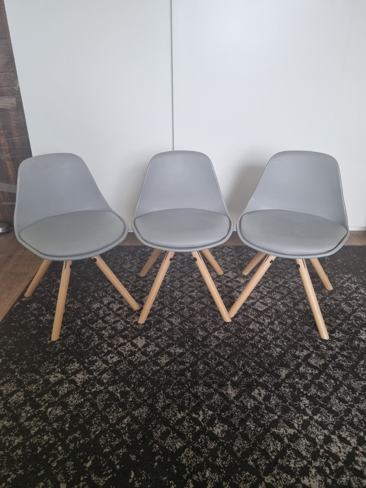 3x NOUS Kids kinderstoel Woody grijs kunststof/hout 39x38x39, Gebruikt, Drie, Modern Scandinavisch, Grijs