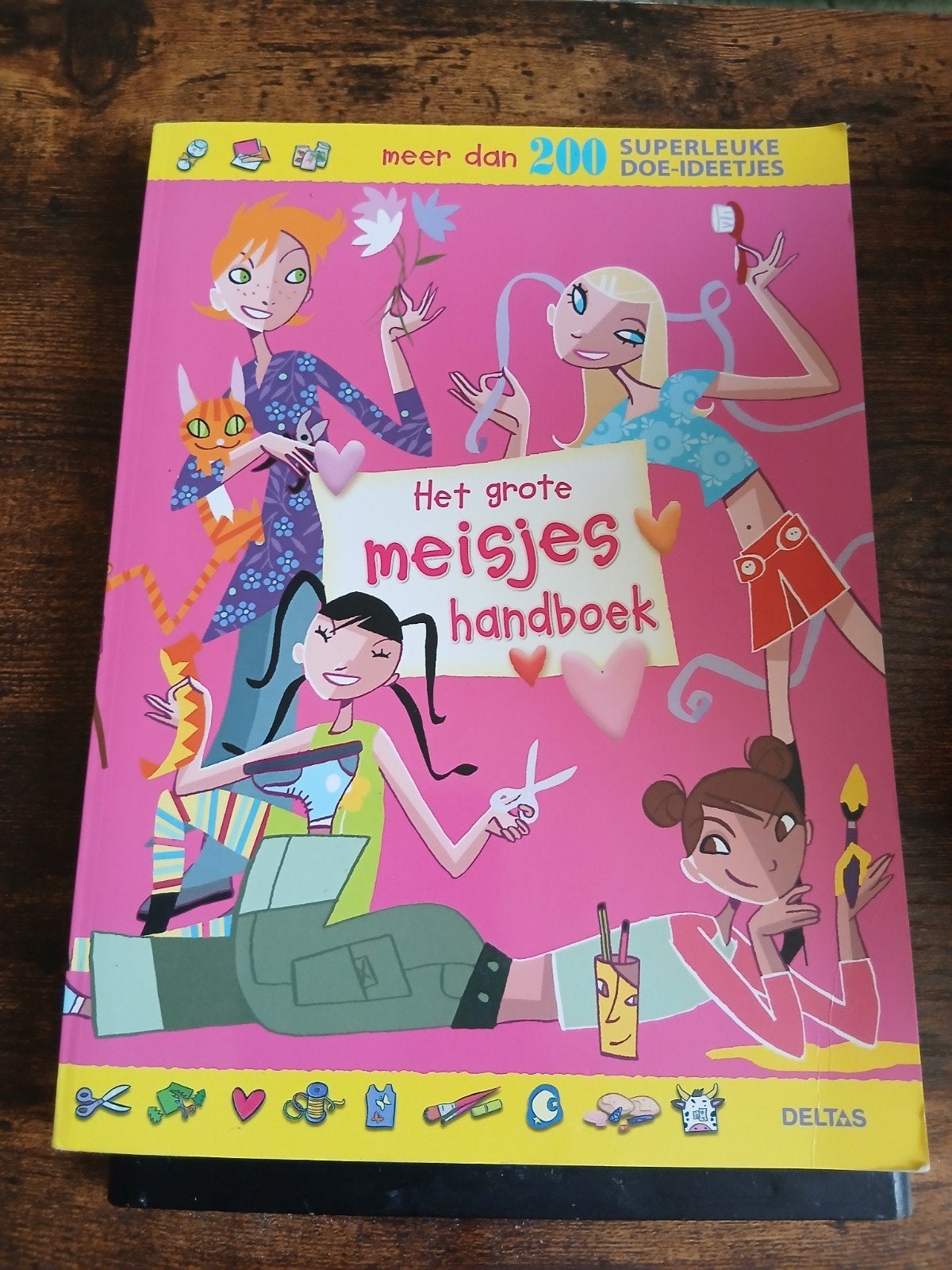 Het Grote Meisjes Handboek: Meer dan 200 Doe-Ideeën, Ophalen of Verzenden, Zo goed als nieuw, Non-fictie