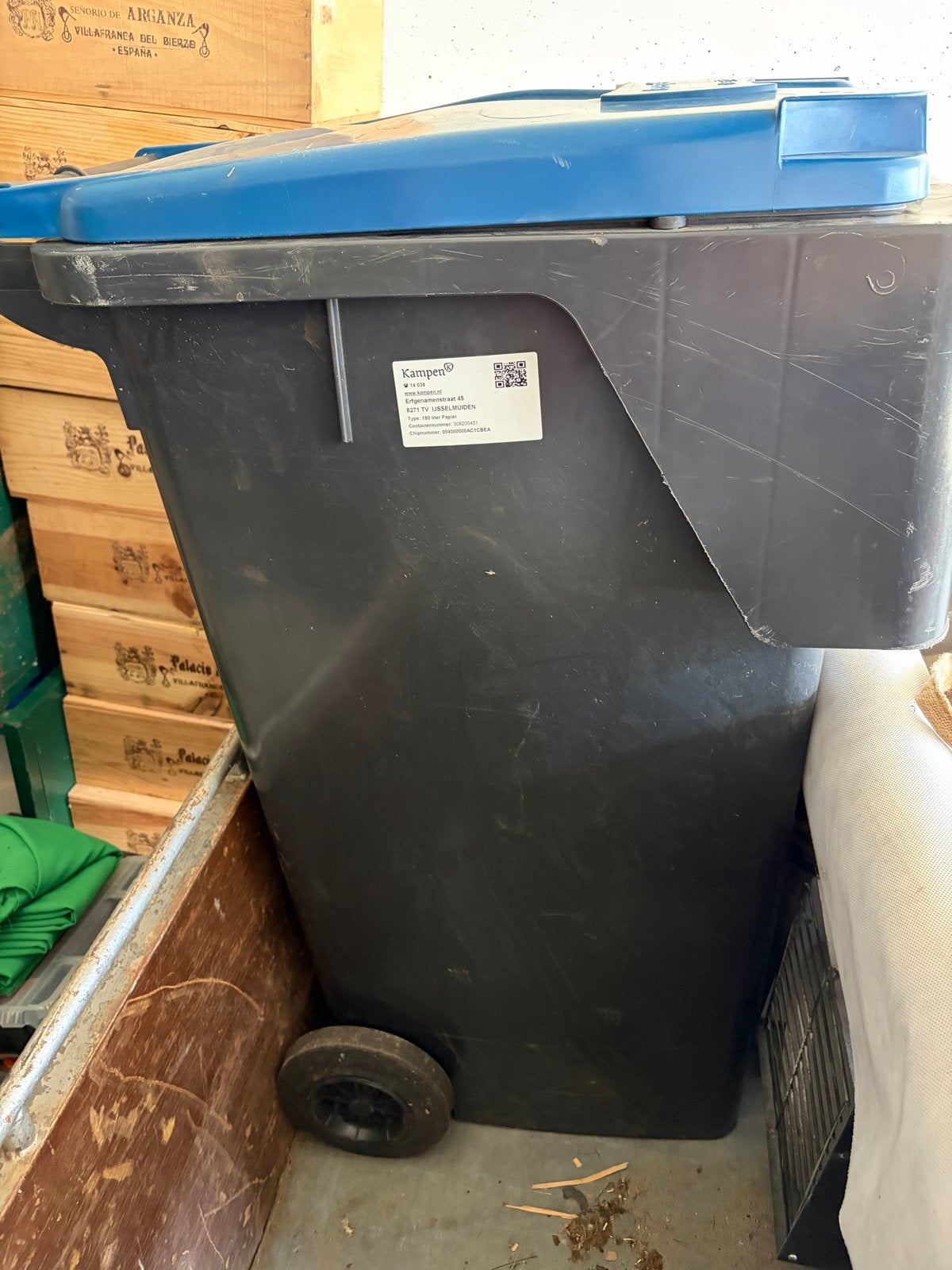 Grijze afvalcontainer 180 liter met blauwe deksel, Kunststof, Gebruikt, 40 liter of meer, Ophalen of Verzenden