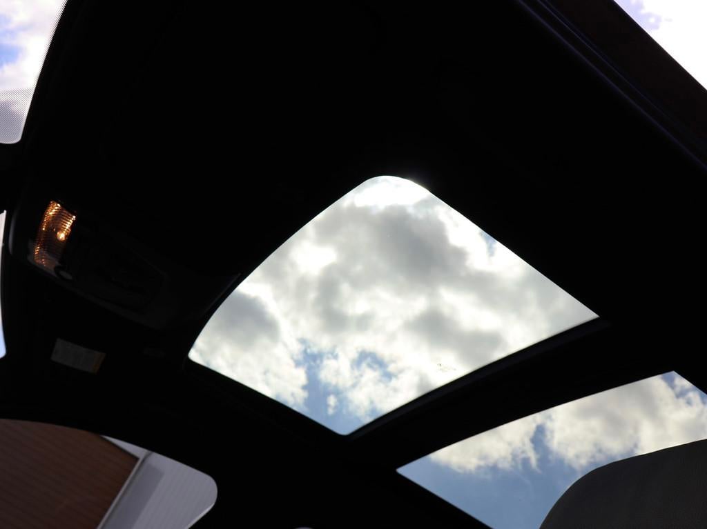 BMW 5-serie Touring 530i Upgrade Edition Sport (PANORAMADAK,, Euro 5, Achterwielaandrijving, Gebruikt, Bi-Xenon koplampen