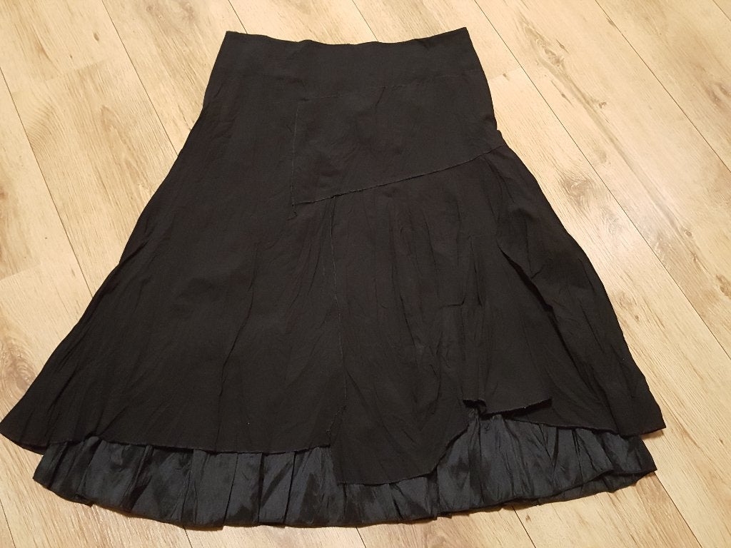 Laagjes rok Made in Italy 40/42 incl verzend, Kleding | Dames, Rokken, Zo goed als nieuw, Maat 38/40 (M), Zwart, Onder de knie