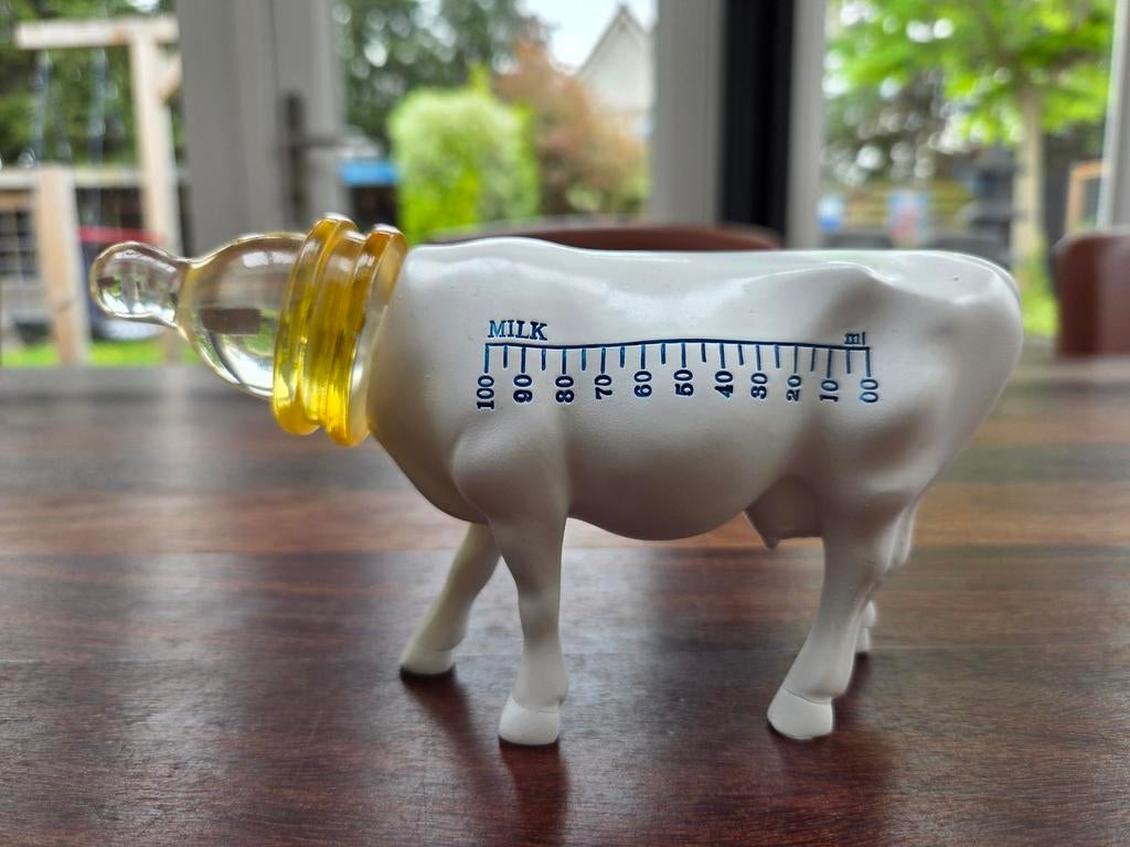 CowParade Feed Moo medium polyresin - Onbeschadigd, Verzamelen, Beelden en Beeldjes, Ophalen of Verzenden, Zo goed als nieuw