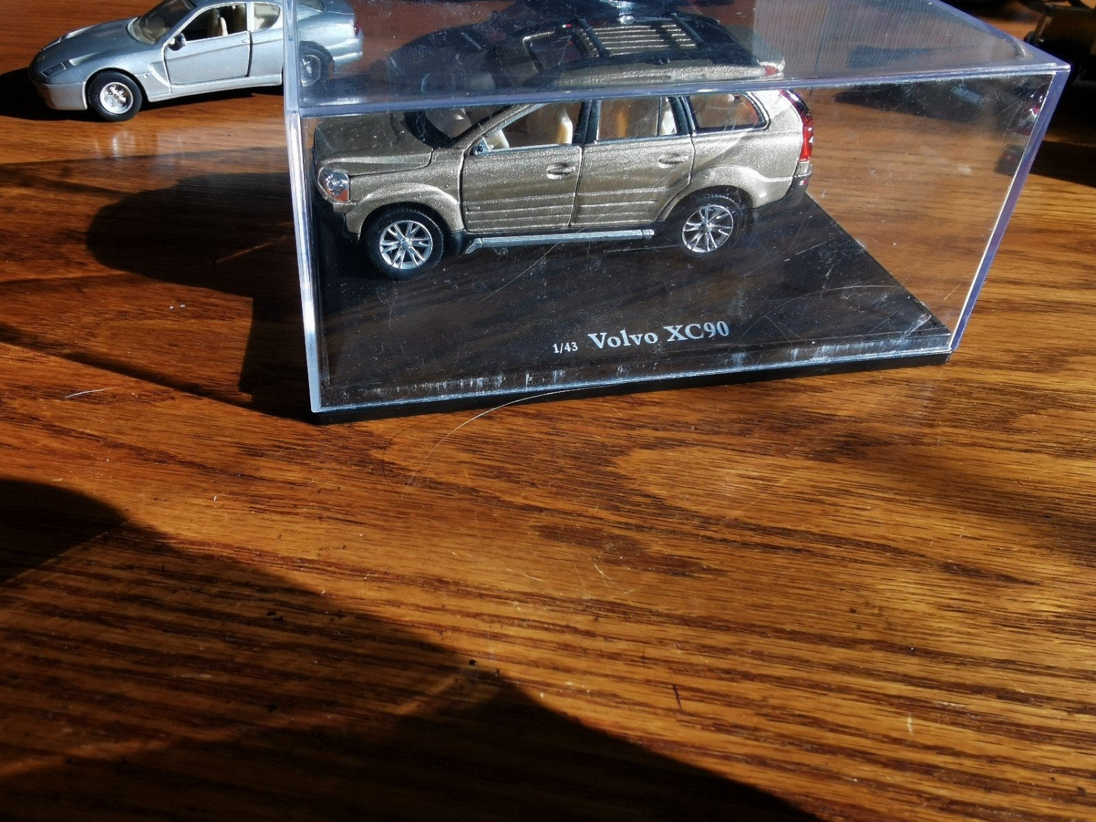 Volvo XC90 Schaalmodel 1/43 - Goudkleurig, Ophalen of Verzenden, Zo goed als nieuw, Auto