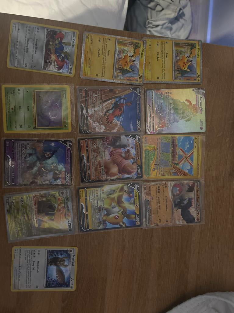Pokémon Kaarten Collectie - V, VMAX, Holo en Meer!, Ophalen, Zo goed als nieuw, Meerdere kaarten, Foil