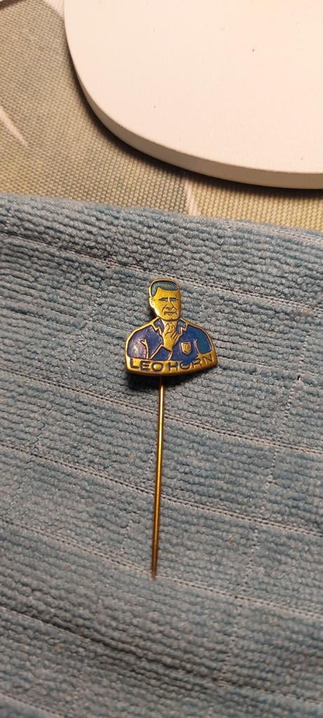 Vintage Leo Horn Speldje/Pin - Voetbal Scheidsrechter, Ophalen of Verzenden, Gebruikt, Sport, Speldje of Pin