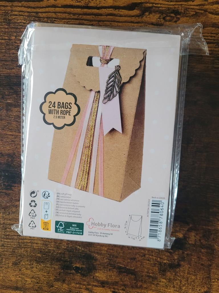 Cadeau zakjes, Diversen, Cadeaupapier, Ophalen of Verzenden