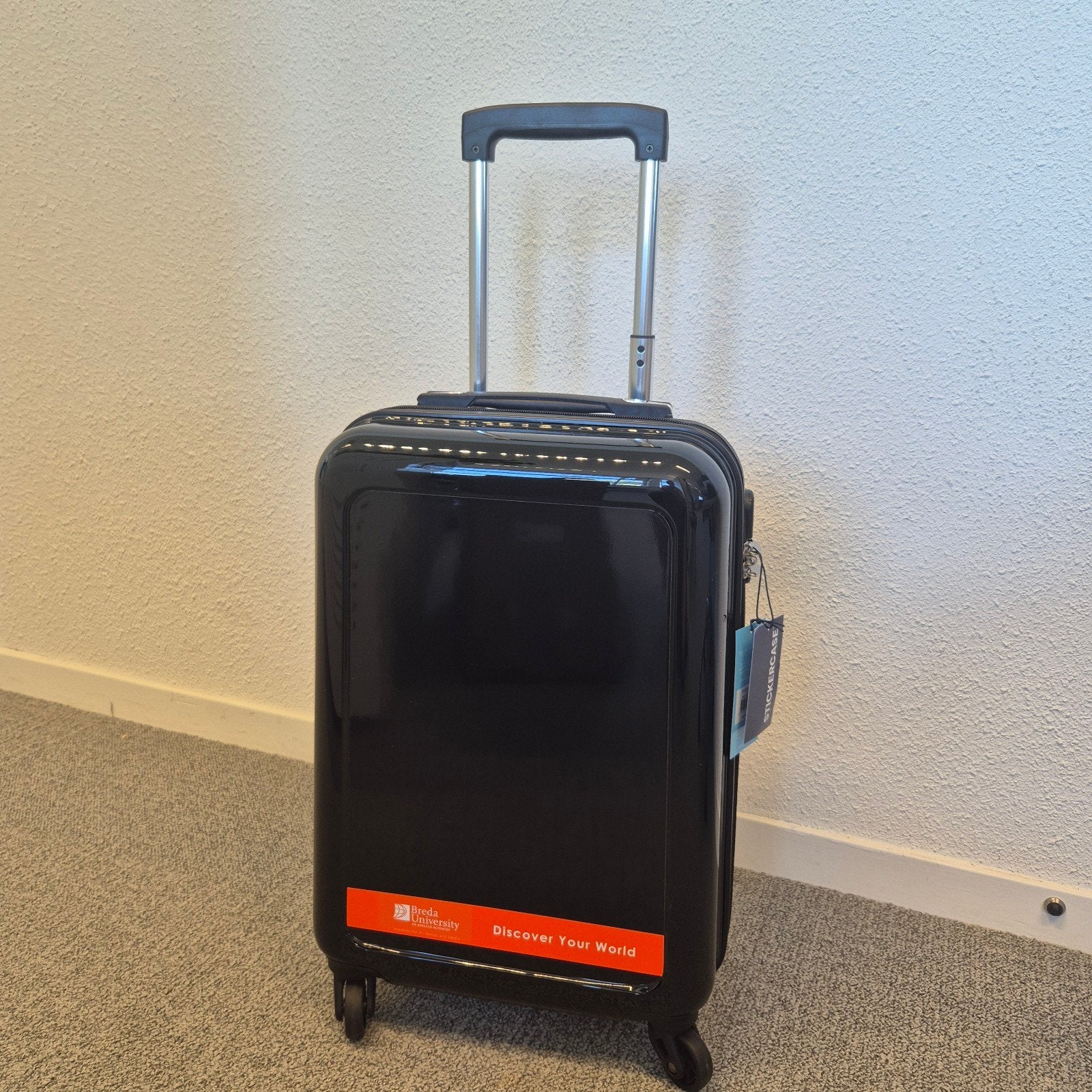 NIEUWE Zwarte handbagagekoffer / trolleymet wieltjes en slot, Wieltjes, 50 tot 60 cm, Hard kunststof, Nieuw