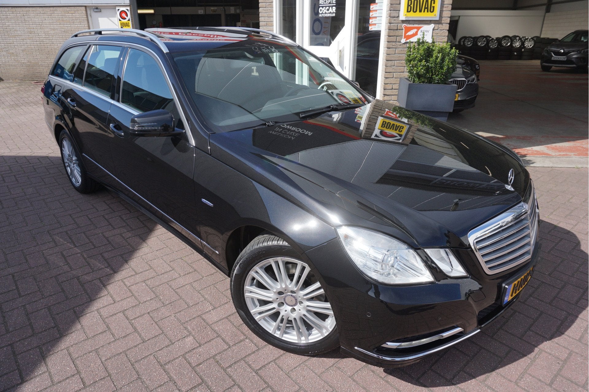 Mercedes-Benz E-Klasse Estate 200 CGI Elegance Automaat, Auto's, Automaat, Gebruikt, Zwart, 4 cilinders