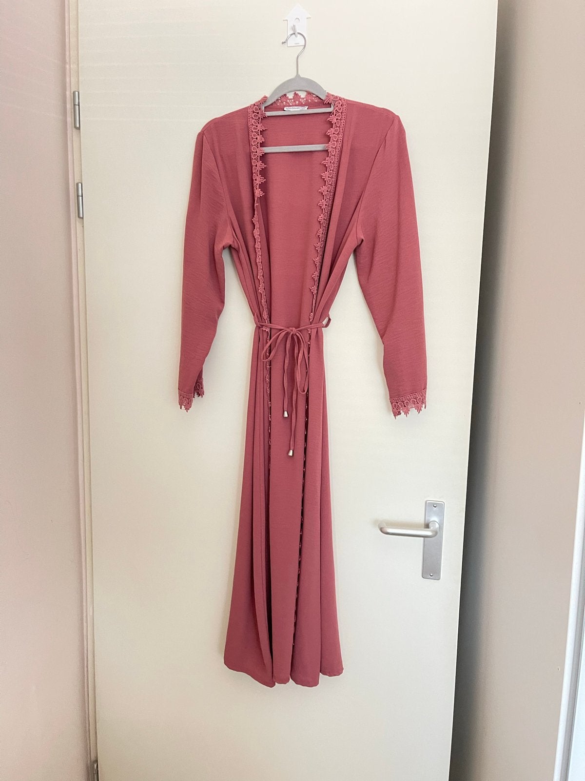 Roze Abaya / Kimono met kant - One Size, Maat 46/48 (XL) of groter, Nieuw, Ophalen of Verzenden, Roze