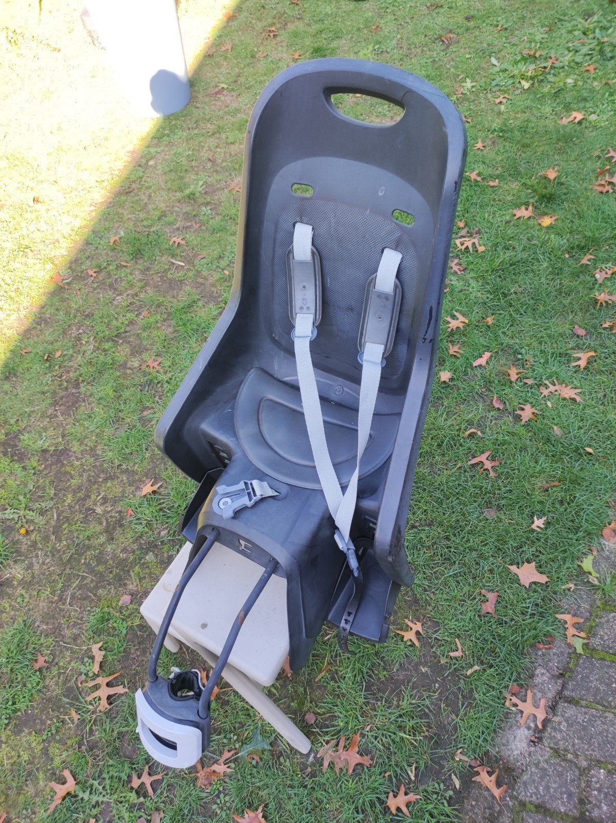 Polisport kinderzitje met kapotte gesp, Ophalen, Achterzitje, 0 t/m 18 kg, Polisport