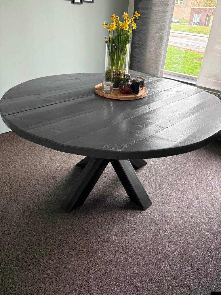 Ronde eettafel met stalen poot 140cm doorsnee, Huis en Inrichting, Tafels | Eettafels, Ophalen, Zo goed als nieuw, Rond, 100 tot 150 cm