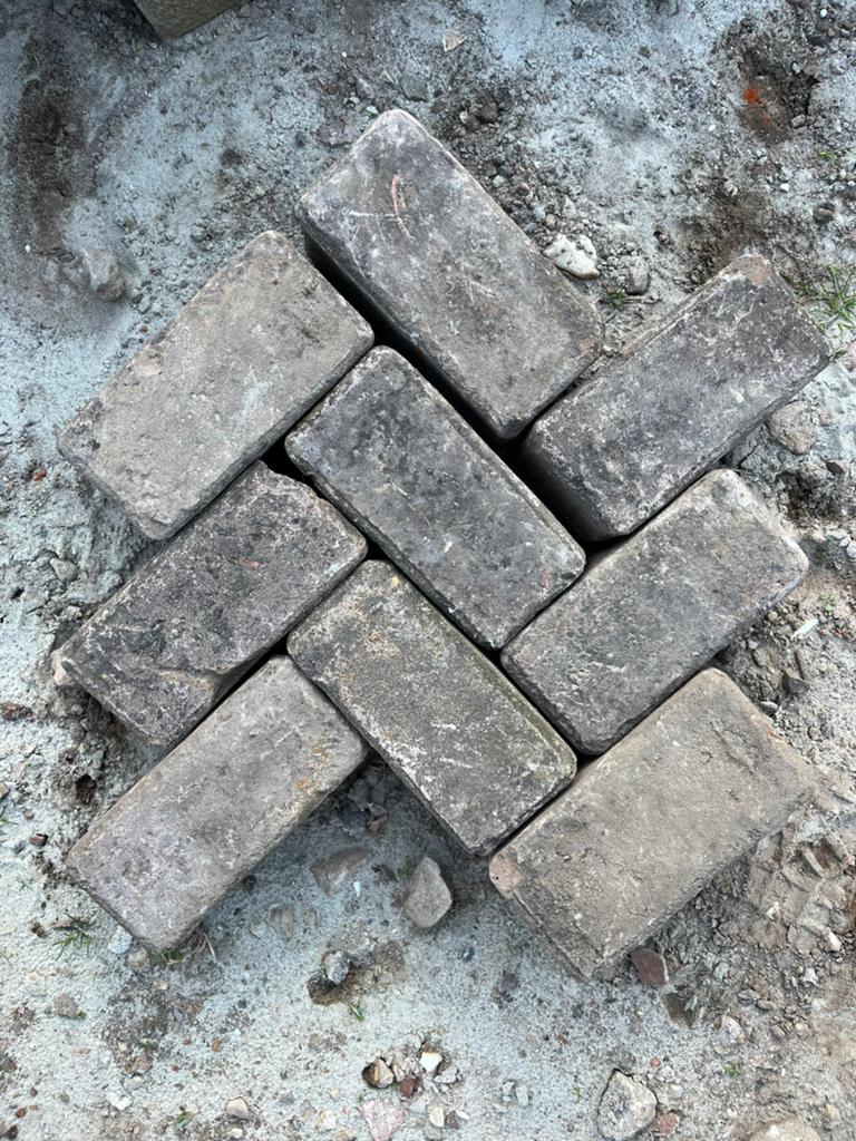 35m2 gebakken keiformaten, Ophalen, Overige materialen, Klinkers, Zo goed als nieuw