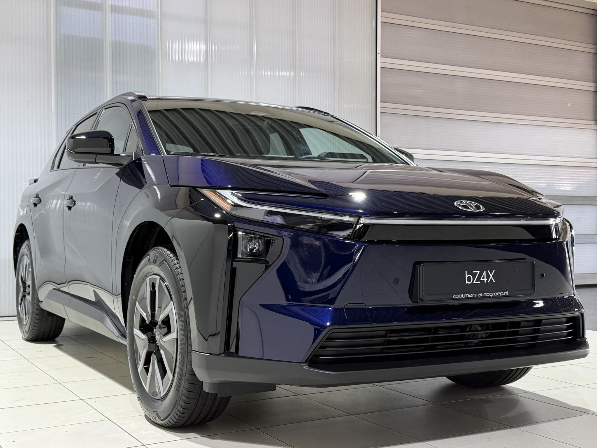 Toyota bZ4X Active Limited Edition 58 kWh, Auto's, Dealer onderhouden, 444 km, Blauw, Leder en Stof
