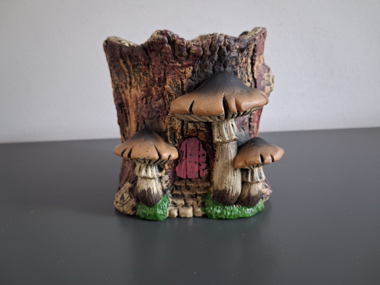 Unieke boomstronk bloempot met paddestoelen kabouter pad, Meerkleurig, Overige stijlen, Ophalen of Verzenden, Zo goed als nieuw