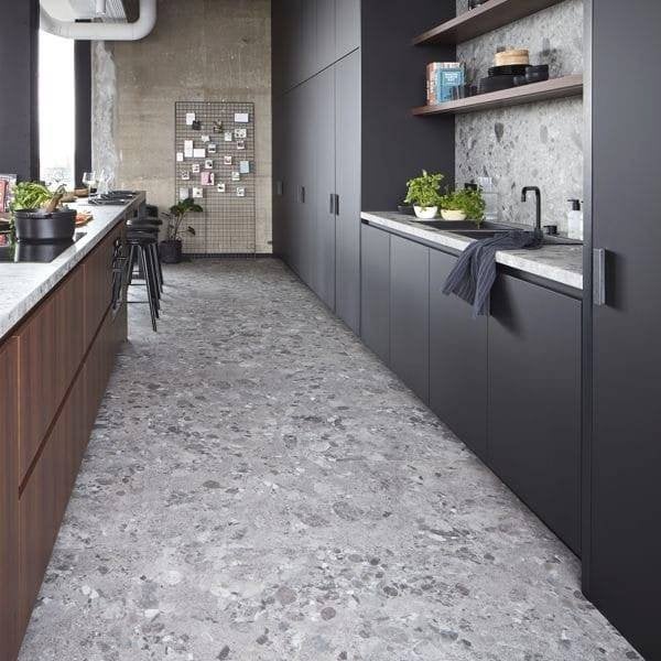 Klik PVC Tegel Terrazzo Light Grey 60001589 5414404232335, Huis en Inrichting, Stoffering | Vloerbedekking, Ophalen, Crème, 75 m² of meer