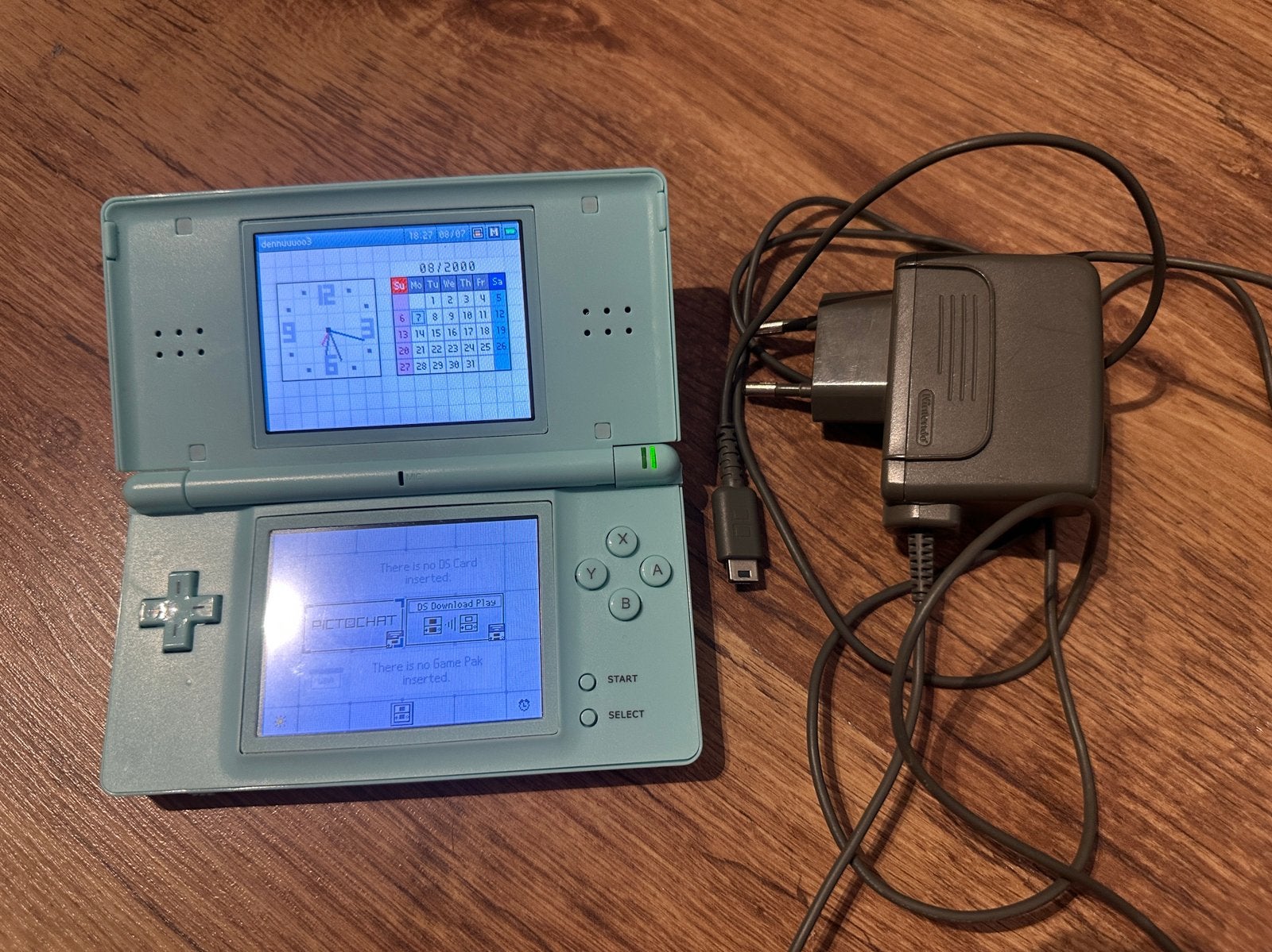 Nintendo DS Lite met lader, Ophalen of Verzenden, Zo goed als nieuw, DS Lite