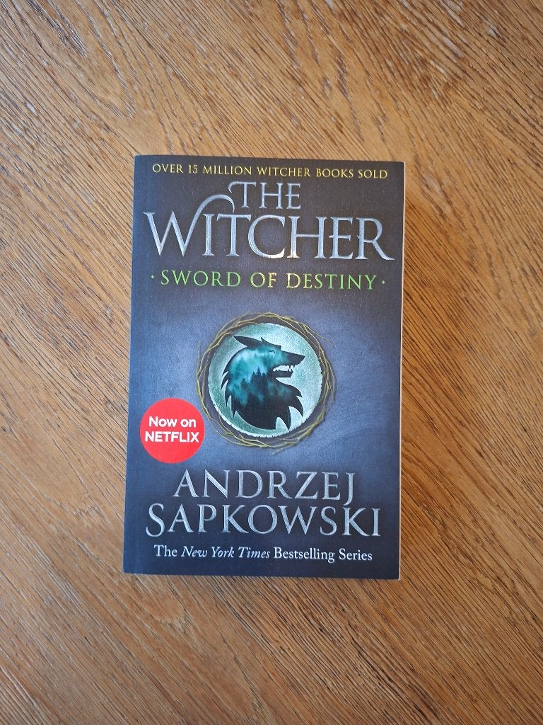 The Witcher Sword of Destiny, Ophalen of Verzenden, Zo goed als nieuw, Andrzej Sapkowski