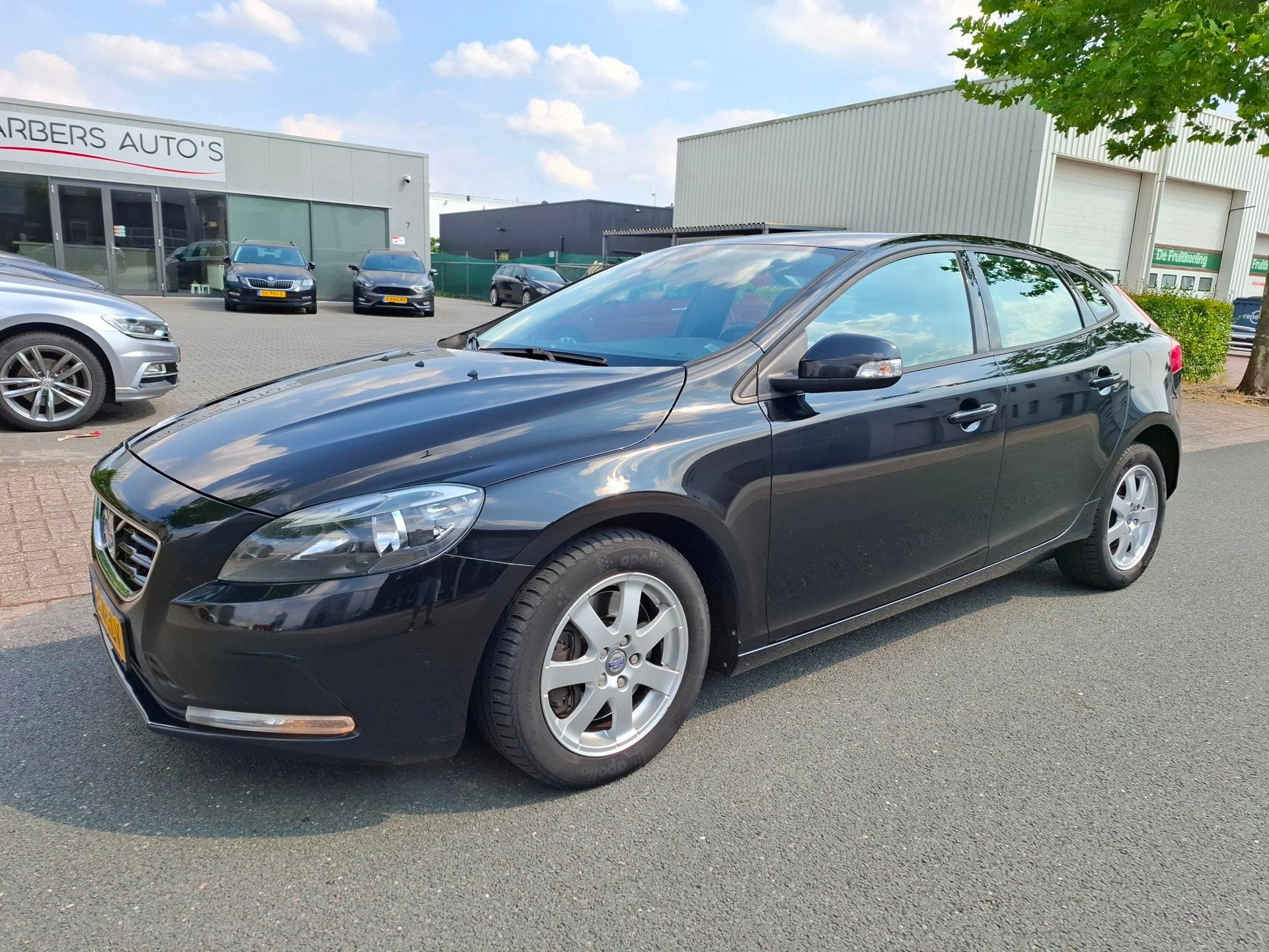 Volvo V40 Cross Country 2.0 D2 Momentum AUTOMAAT/CLIMA/NAVI/, Auto's, Volvo, Stof, Gebruikt, 4 cilinders, Bedrijf