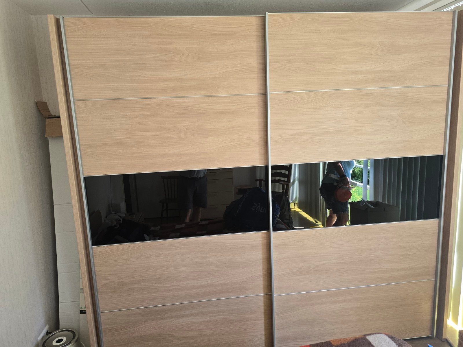 Grote schuifdeurkast met spiegel en hangruimte, Ophalen, Gebruikt, 200 cm of meer, Met plank(en)