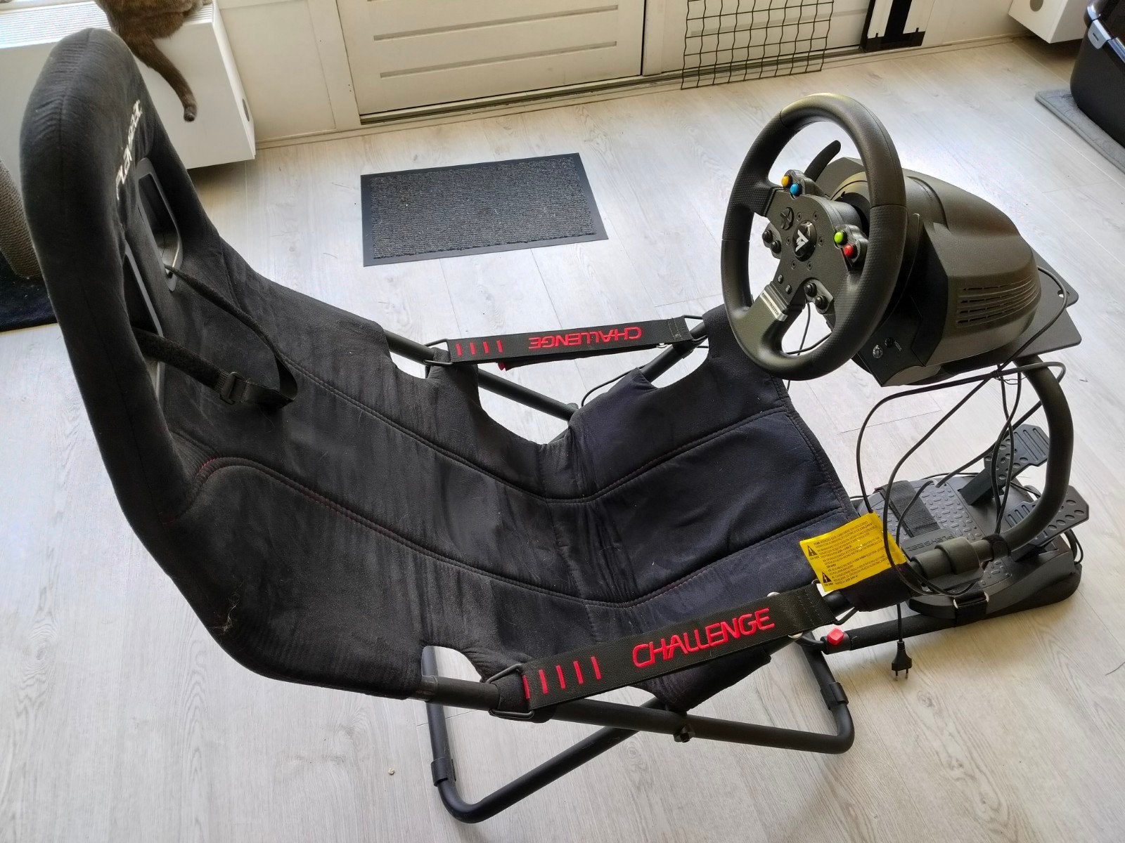 Playseat Challenge met Thrustmaster TMX racestuur en pedalen, Spelcomputers en Games, Spelcomputers | Xbox | Accessoires, Ophalen