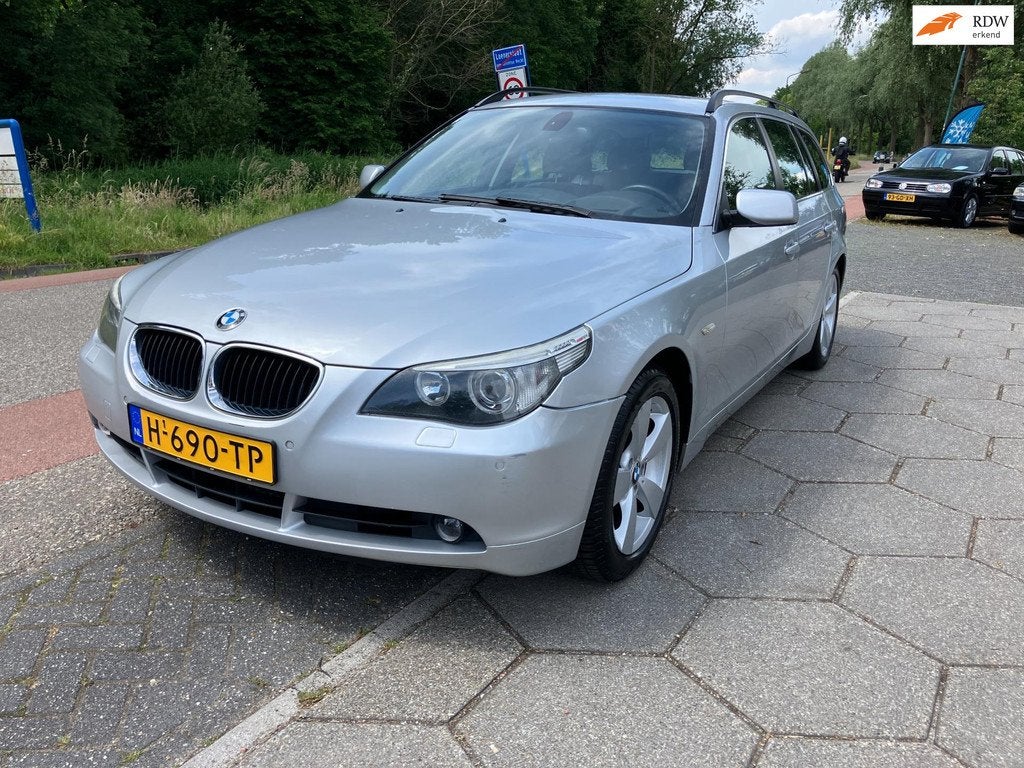 BMW 5-serie Touring 525xi Executive 4x4 AUTOMAAT!, Automaat, Automatische klimaatregeling, Gebruikt, 2000 kg