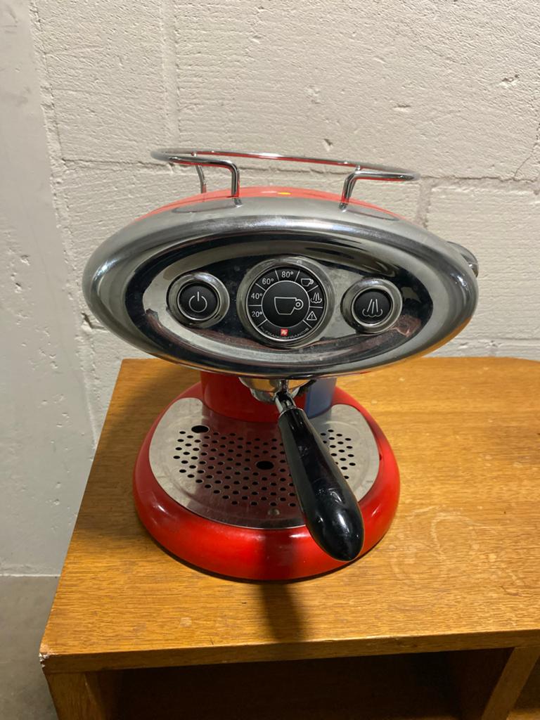 Illy Francis X7.1 Espressomachine, Witgoed en Apparatuur, Koffiezetapparaten, Gebruikt, Espresso apparaat, Gemalen koffie, 1 kopje